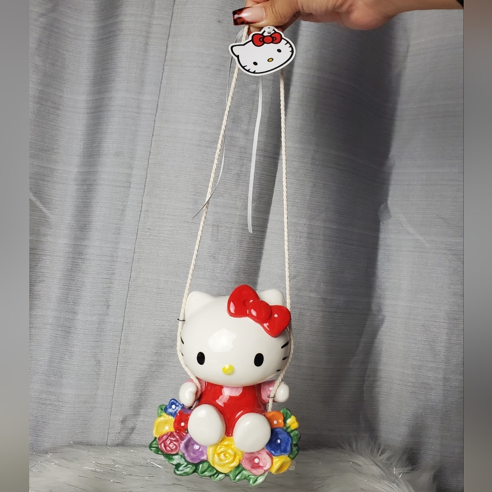 HELLO KITTY Ceramic Floral Garden Swinger